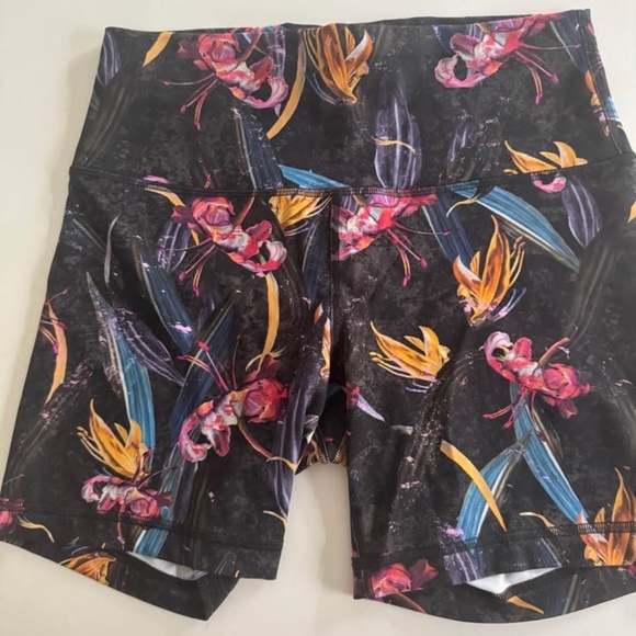 LULULEMON |SIZE 10| Wunder Train High-Rise Short 6" | Veiled Floral Black Multi - Picture 1 of 8